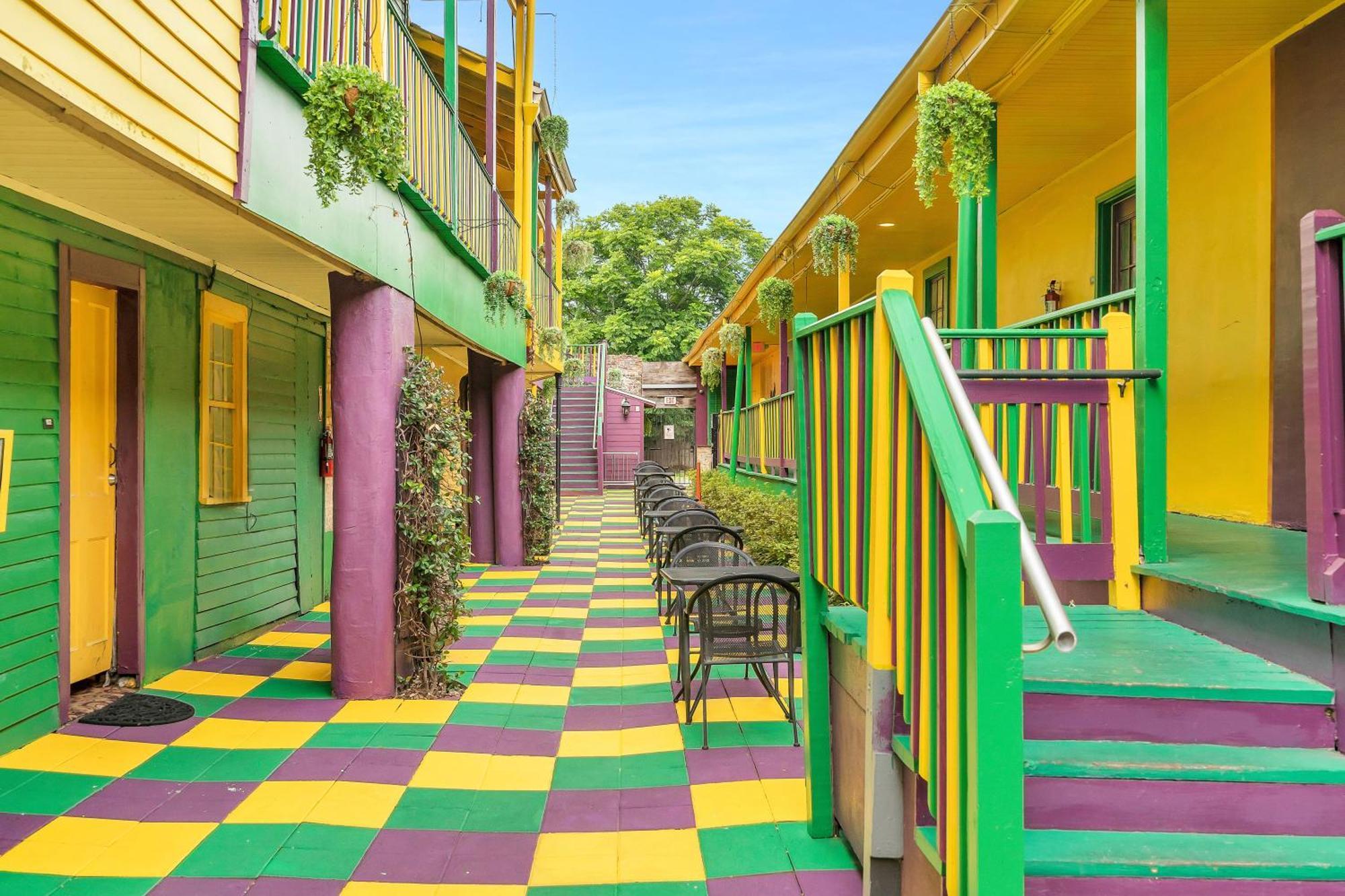 Historic Mardi Gras Inn Новый Орлеан Экстерьер фото