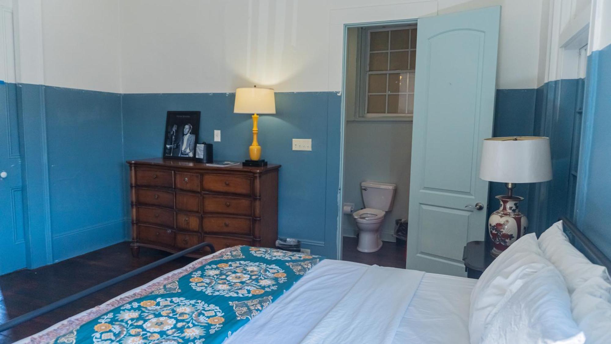Historic Mardi Gras Inn Новый Орлеан Экстерьер фото