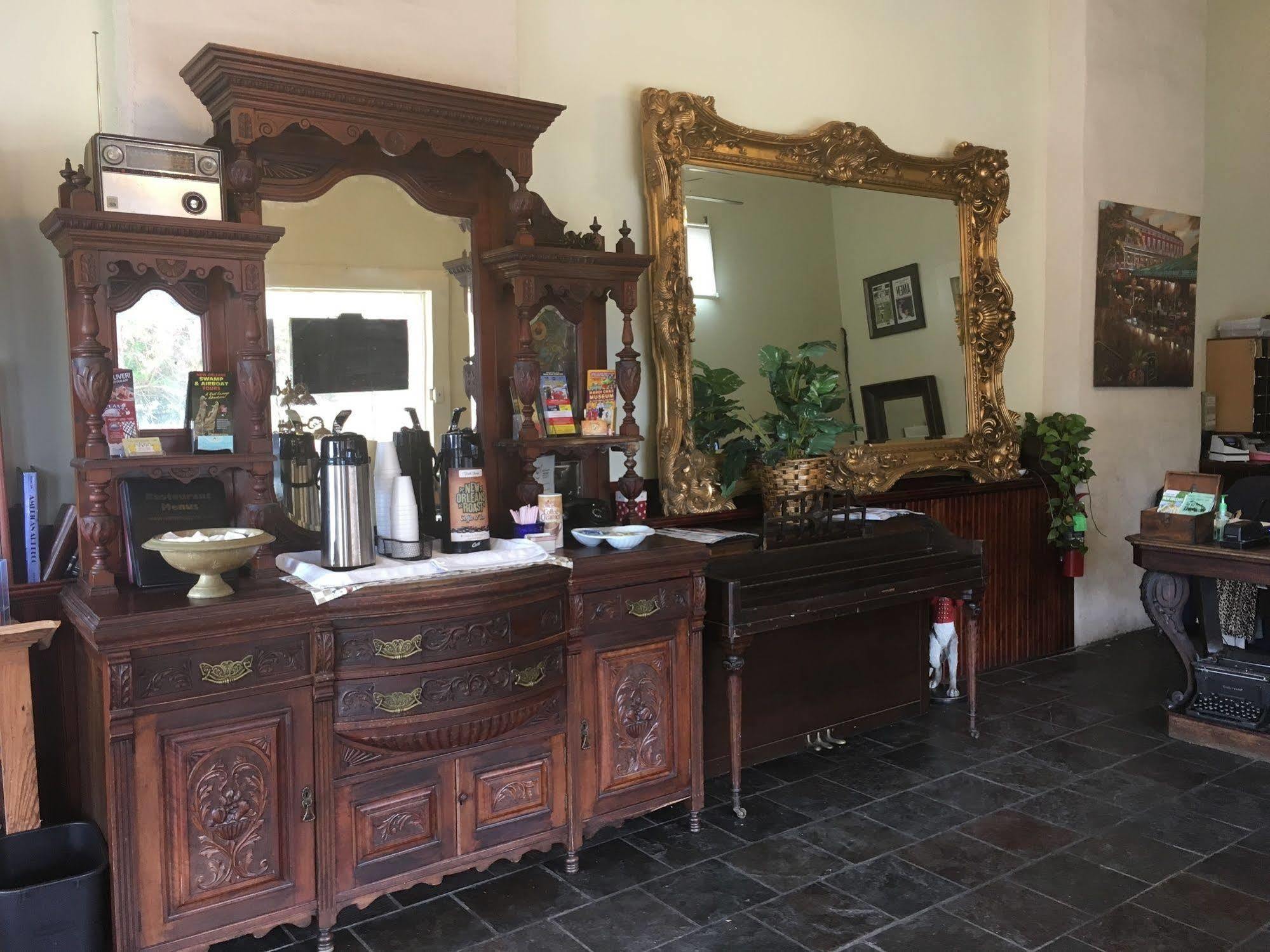 Historic Mardi Gras Inn Новый Орлеан Экстерьер фото