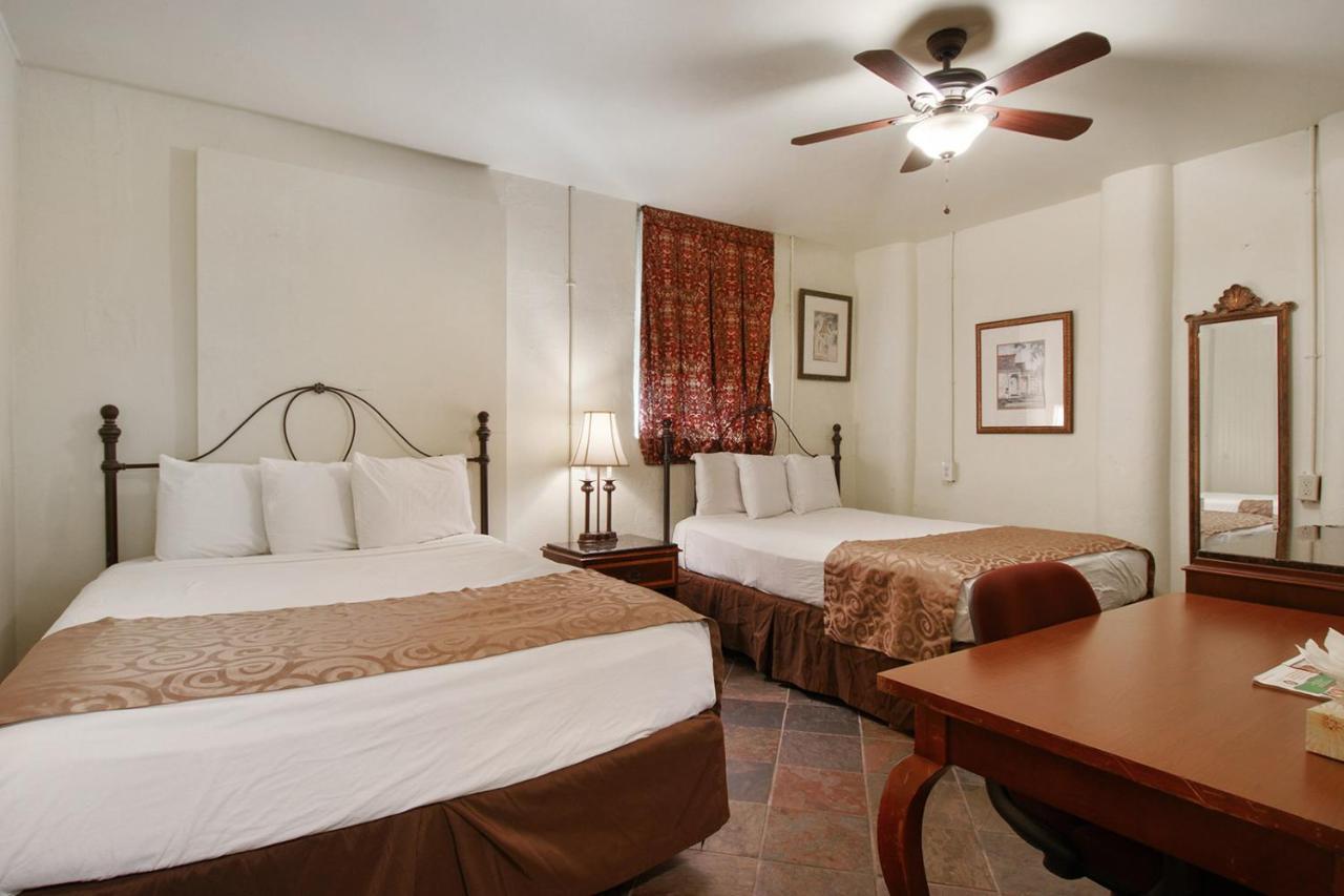 Historic Mardi Gras Inn Новый Орлеан Экстерьер фото